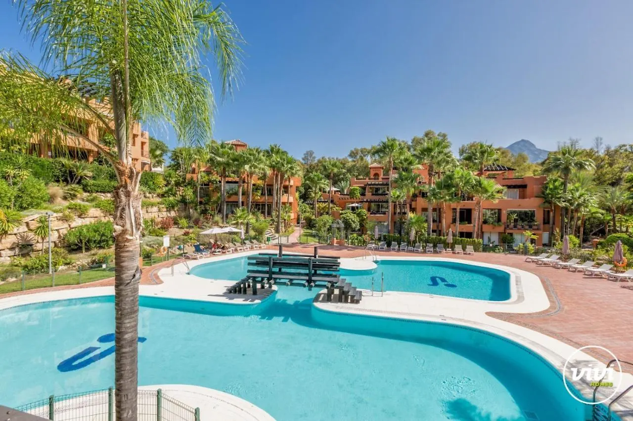 아파트 Vivi Homes - Boho Sunrise Alminar Pool, Garden & Terrace 마르베야 스페인