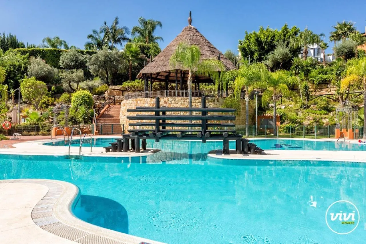Vivi Homes - Boho Sunrise Alminar Pool, Garden & Terrace 마르베야