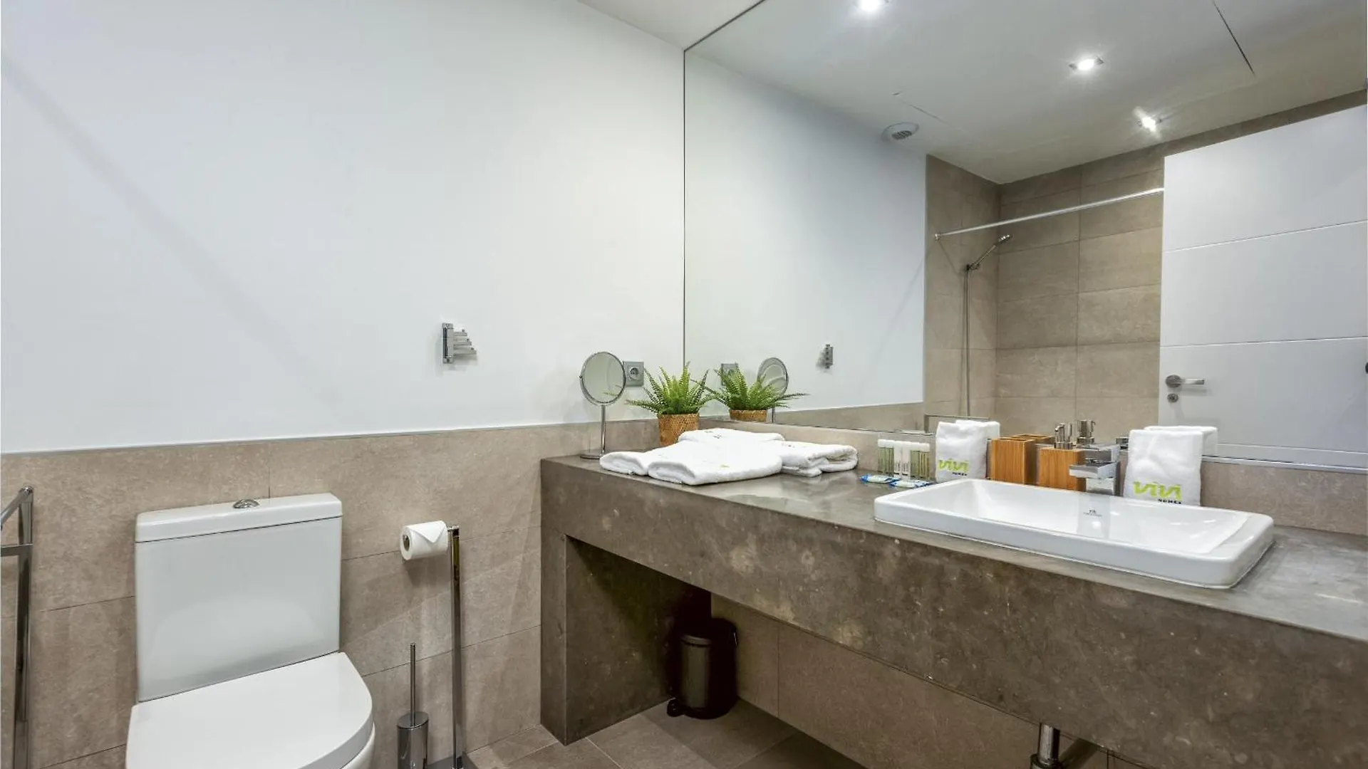 Vivi Homes - Boho Sunrise Alminar Pool, Garden & Terrace 마르베야
